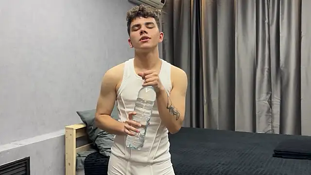 MaxWoolf online show from May 18, 2026, 1:50 pm