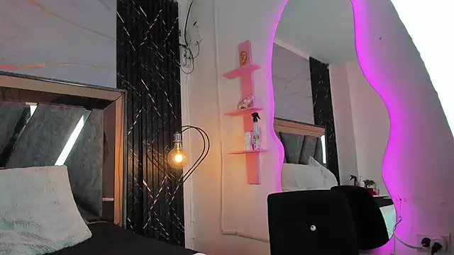 Snapshot of Amaia_aa_ chatting on May 15, 2026, 7:43 pm Amaia aa online show from May 15, 2026, 7:43 pm