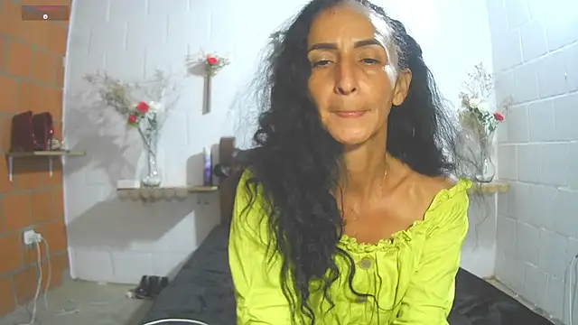 SamanttaLopez online show from May 8, 2026, 12:27 am