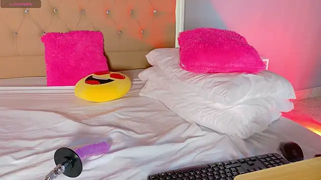 CandyRose   online show from March 31, 2026, 4:46 am