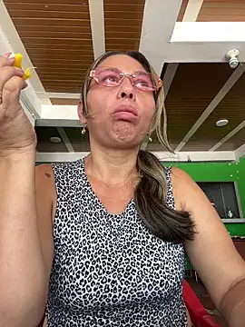  violeta 99 online show from April 11, 2026, 4:00 pm