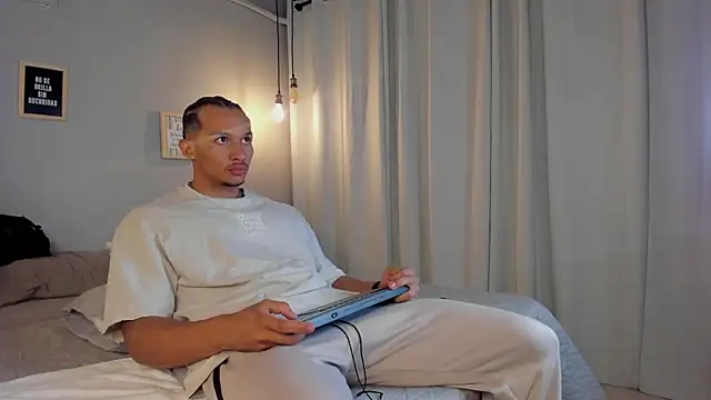 dominik drake online show from April 28, 2026, 12:21 pm