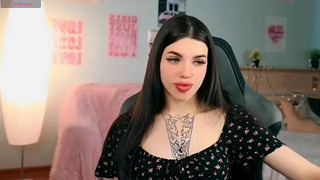 Snapshot of molly_rettyy chatting on May 17, 2026, 4:21 am molly rettyy online show from May 17, 2026, 4:21 am