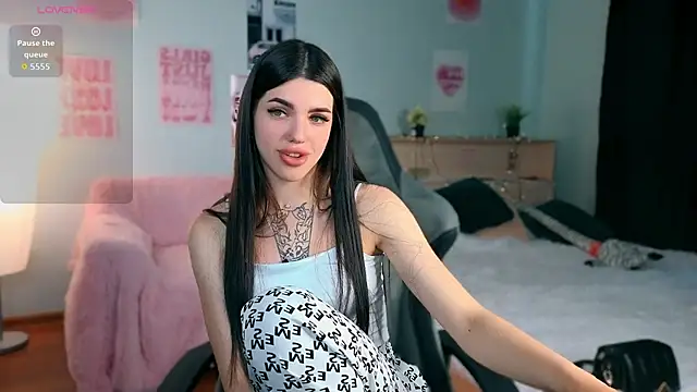 Snapshot of molly_rettyy chatting on June 19, 2026, 5:01 am molly rettyy online show from June 19, 2026, 5:01 am
