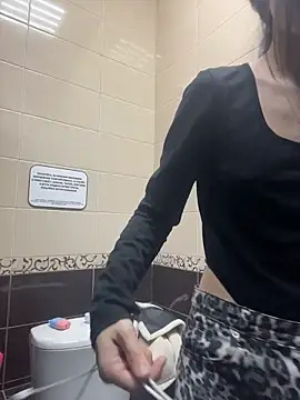 Snapshot of Mia_AsianSex chatting on April 3, 2026, 11:52 am Mia AsianSex online show from April 3, 2026, 11:52 am