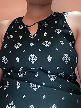Snapshot of Curvy_Sanaya chatting on April 23, 2026, 4:20 pm Curvy Sanaya online show from April 23, 2026, 4:20 pm