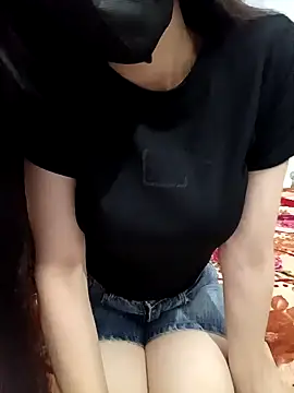 Anna Lovelly online show from April 12, 2026, 4:12 pm