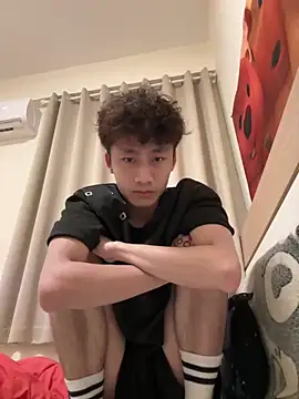 sexyboy-3525 online show from April 8, 2026, 11:16 pm