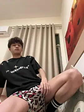 sexyboy-3525 online show from June 24, 2026, 3:22 pm
