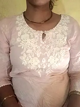 Snapshot of riyaa_sexyy chatting on May 28, 2026, 8:44 am riyaa sexyy online show from May 28, 2026, 8:44 am