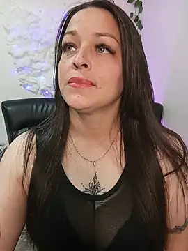 Snapshot of Isa_bluee chatting on July 9, 2026, 2:04 am Isa bluee online show from July 9, 2026, 2:04 am