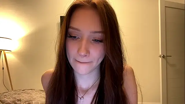 MiaNewstrom online show from March 31, 2026, 8:42 pm