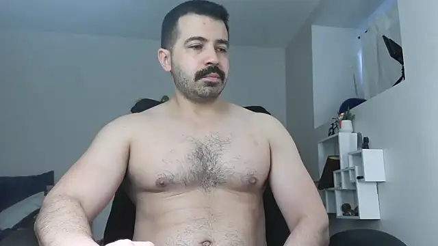 AngelFusco online show from May 5, 2026, 12:24 pm