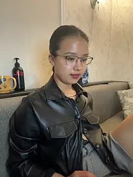 Snapshot of Z_Milll chatting on April 1, 2026, 4:48 pm Z Milll online show from April 1, 2026, 4:48 pm
