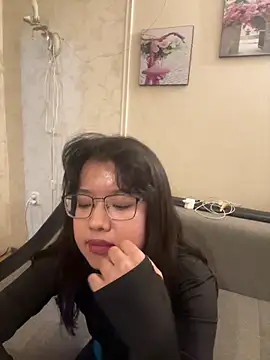 Snapshot of Z_Milll chatting on April 18, 2026, 7:07 pm Z Milll online show from April 18, 2026, 7:07 pm