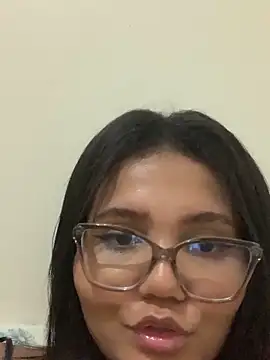 viviboraaaa online show from April 11, 2026, 1:43 am