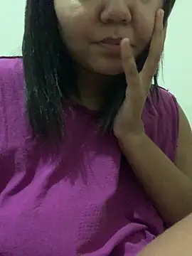 Snapshot of viviboraaaa chatting on June 12, 2026, 9:35 pm viviboraaaa online show from June 12, 2026, 9:35 pm