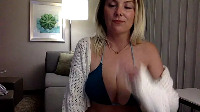 Snapshot of Natural_DDD chatting on May 3, 2026, 4:18 am Natural DDD online show from May 3, 2026, 4:18 am