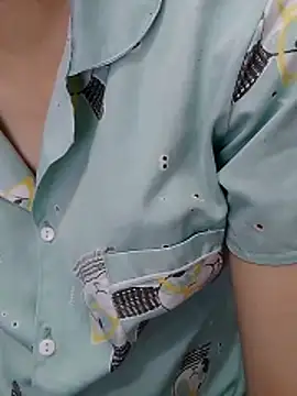 -Trang- online show from April 24, 2026, 8:06 am