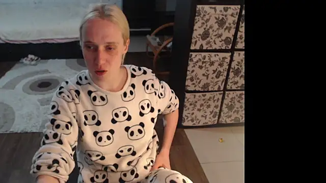 Snapshot of Sweet_hot_shrmp chatting on May 3, 2026, 7:42 pm Sweet hot shrmp online show from May 3, 2026, 7:42 pm