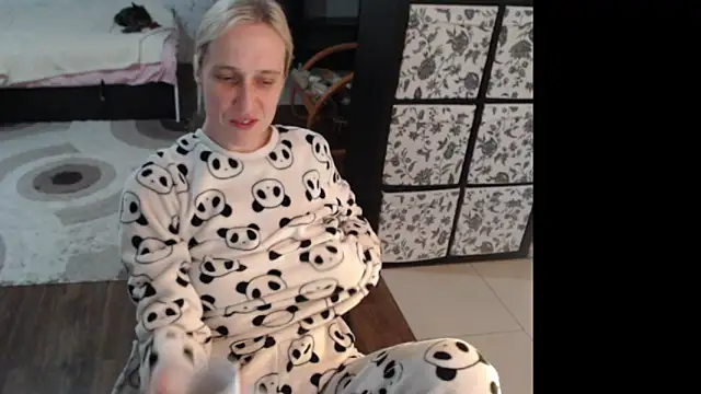 Snapshot of Sweet_hot_shrmp chatting on May 24, 2026, 3:22 am Sweet hot shrmp online show from May 24, 2026, 3:22 am