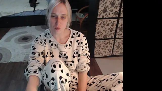 Snapshot of Sweet_hot_shrmp chatting on June 3, 2026, 6:02 pm Sweet hot shrmp online show from June 3, 2026, 6:02 pm