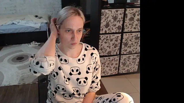 Snapshot of Sweet_hot_shrmp chatting on June 4, 2026, 2:56 pm Sweet hot shrmp online show from June 4, 2026, 2:56 pm
