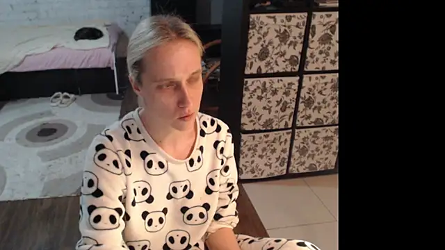 Snapshot of Sweet_hot_shrmp chatting on June 23, 2026, 7:56 pm Sweet hot shrmp online show from June 23, 2026, 7:56 pm
