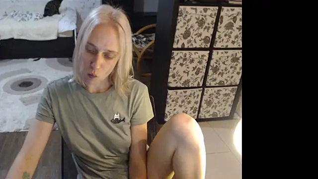 Snapshot of Sweet_hot_shrmp chatting on July 23, 2026, 5:44 pm Sweet hot shrmp online show from July 23, 2026, 5:44 pm