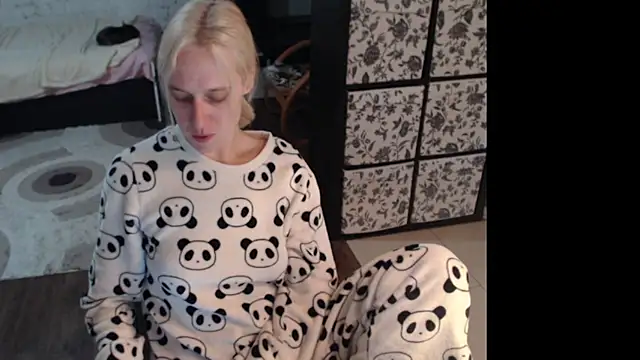 Snapshot of Sweet_hot_shrmp chatting on August 9, 2026, 3:23 am Sweet hot shrmp online show from August 9, 2026, 3:23 am