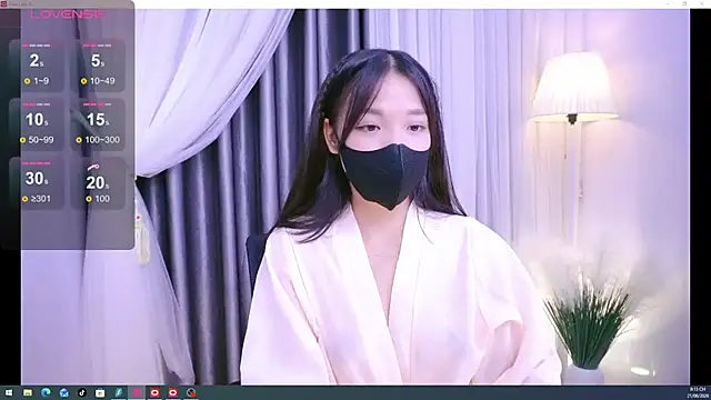 Lu Ly22 online show from June 21, 2026, 1:13 pm