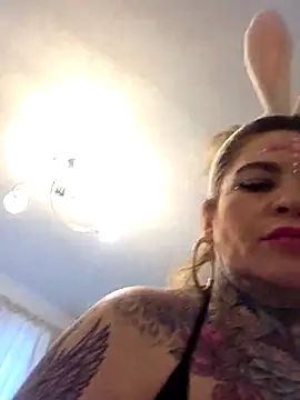 ellarealbrazilian online show from April 4, 2026, 10:57 am