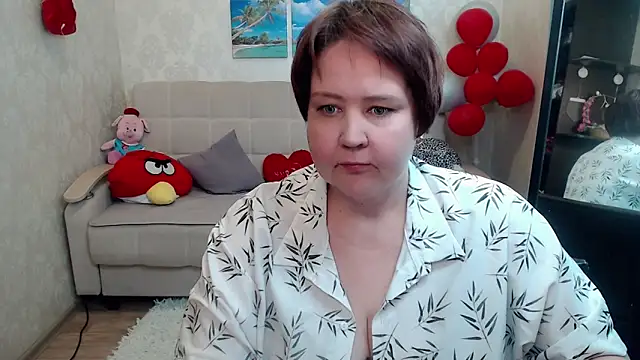 Snapshot of QUEEN02030 chatting on April 13, 2026, 9:37 am QUEEN02030 online show from April 13, 2026, 9:37 am