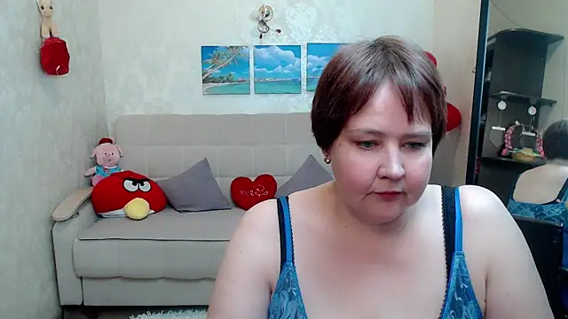 Snapshot of QUEEN02030 chatting on April 15, 2026, 9:49 am QUEEN02030 online show from April 15, 2026, 9:49 am