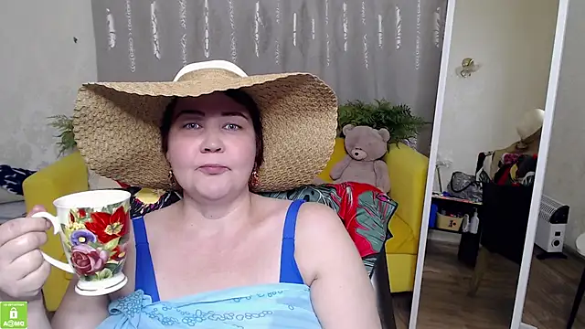 Snapshot of QUEEN02030 chatting on May 29, 2026, 12:14 pm QUEEN02030 online show from May 29, 2026, 12:14 pm