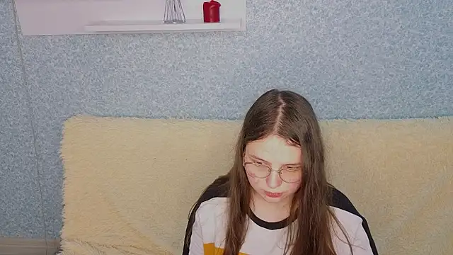 Snapshot of SofiDreamm chatting on April 1, 2026, 2:03 pm SofiDreamm online show from April 1, 2026, 2:03 pm