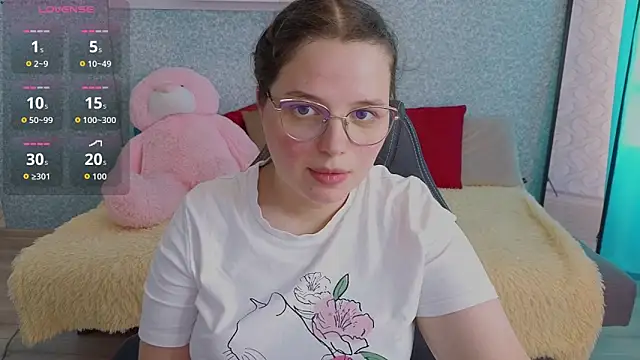 SofiDreamm online show from June 19, 2026, 2:10 pm