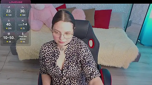 SofiDreamm online show from June 21, 2026, 3:14 pm
