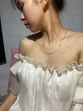 -Tini- online show from March 30, 2026, 3:57 pm