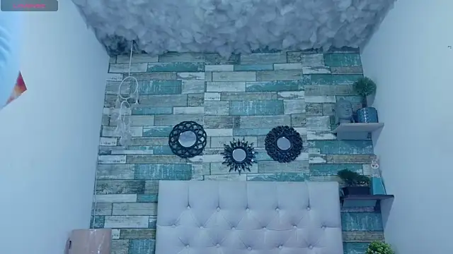 Snapshot of Skylernaomi chatting on April 24, 2026, 1:13 pm Skylernaomi online show from April 24, 2026, 1:13 pm