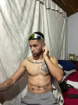 Snapshot of Sexmuscle17 chatting on July 9, 2026, 8:35 pm Sexmuscle17 online show from July 9, 2026, 8:35 pm