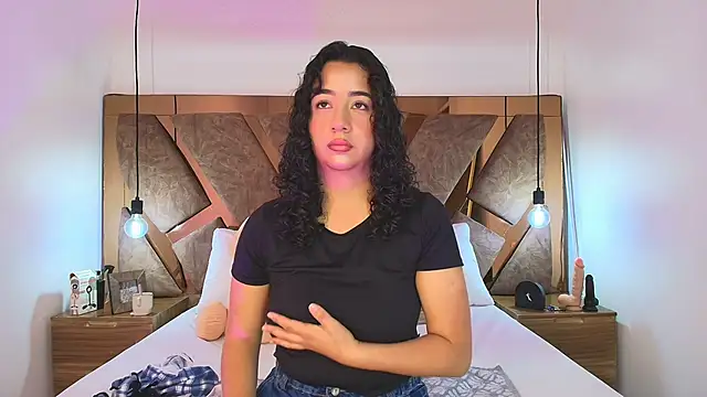 bella swwan  online show from May 8, 2026, 4:56 pm
