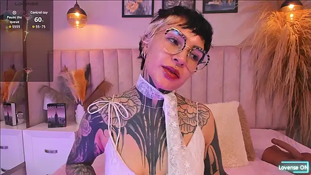 Luana fiore online show from April 29, 2026, 12:20 pm