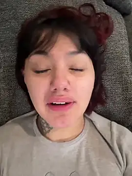 Abrildqquino online show from June 11, 2026, 3:43 pm
