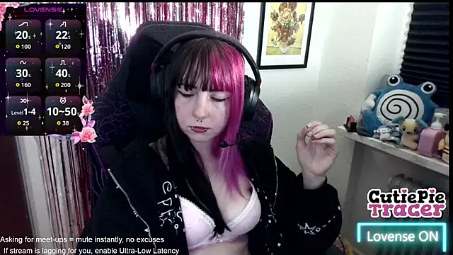 CutieTracer online show from May 17, 2026, 7:54 pm