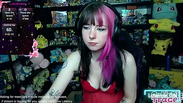Snapshot of CutieTracer chatting on May 30, 2026, 3:42 pm CutieTracer online show from May 30, 2026, 3:42 pm