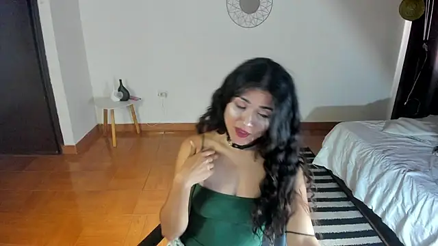 Snapshot of FreyaRouge chatting on April 30, 2026, 7:20 pm FreyaRouge online show from April 30, 2026, 7:20 pm