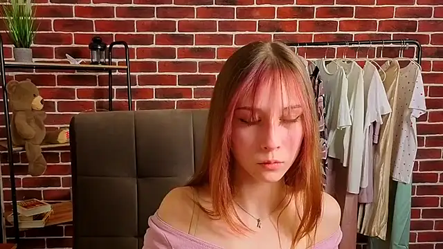 JudyyCarroll online show from April 9, 2026, 2:00 pm