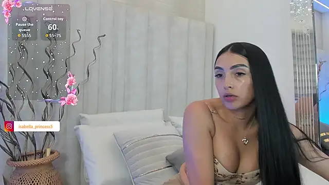 isabellajons online show from April 24, 2026, 8:33 pm