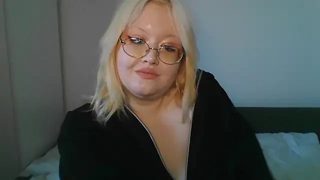 Snapshot of Elayne_Sweet chatting on April 8, 2026, 8:03 am Elayne Sweet online show from April 8, 2026, 8:03 am